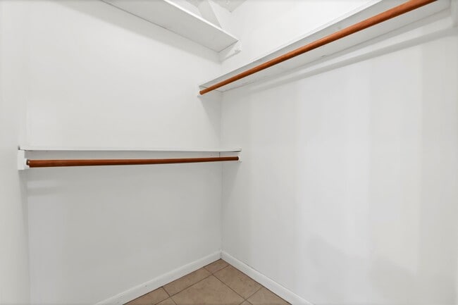 Building Photo - 9842 Pinehurst St