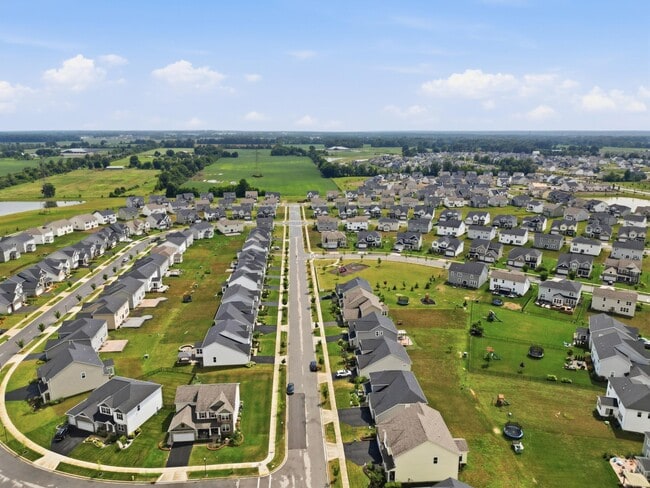 Building Photo - 637 Bald Eagle Dr