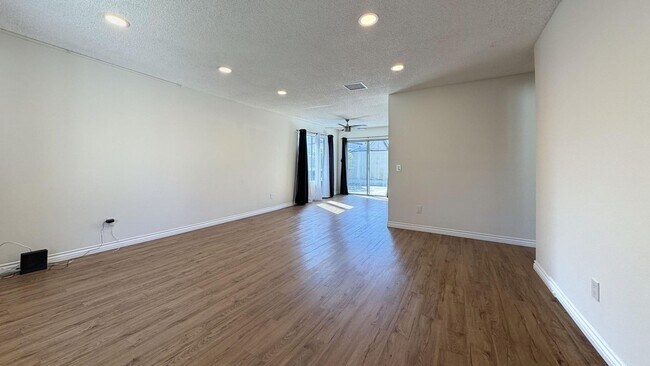 Building Photo - 7920 Temecula Pl