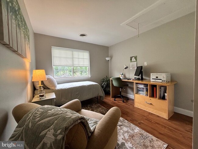 Building Photo - 711 Wexford Way