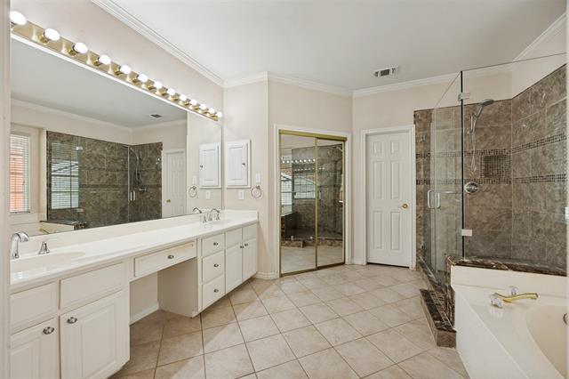 Building Photo - 2129 Argyle Dr