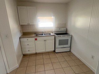 Building Photo - 2005-2011 Bayshore Rd