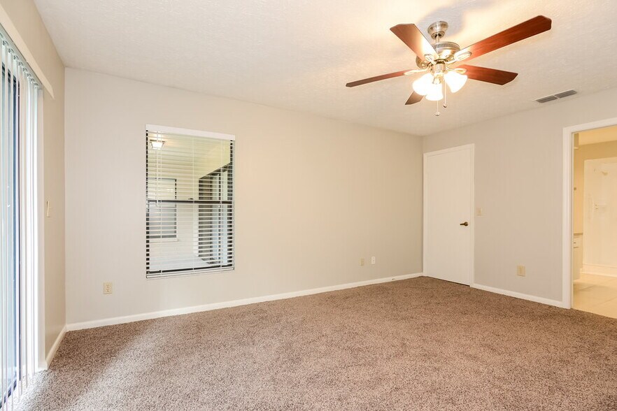 Building Photo - 2303 Willow Branch Ave