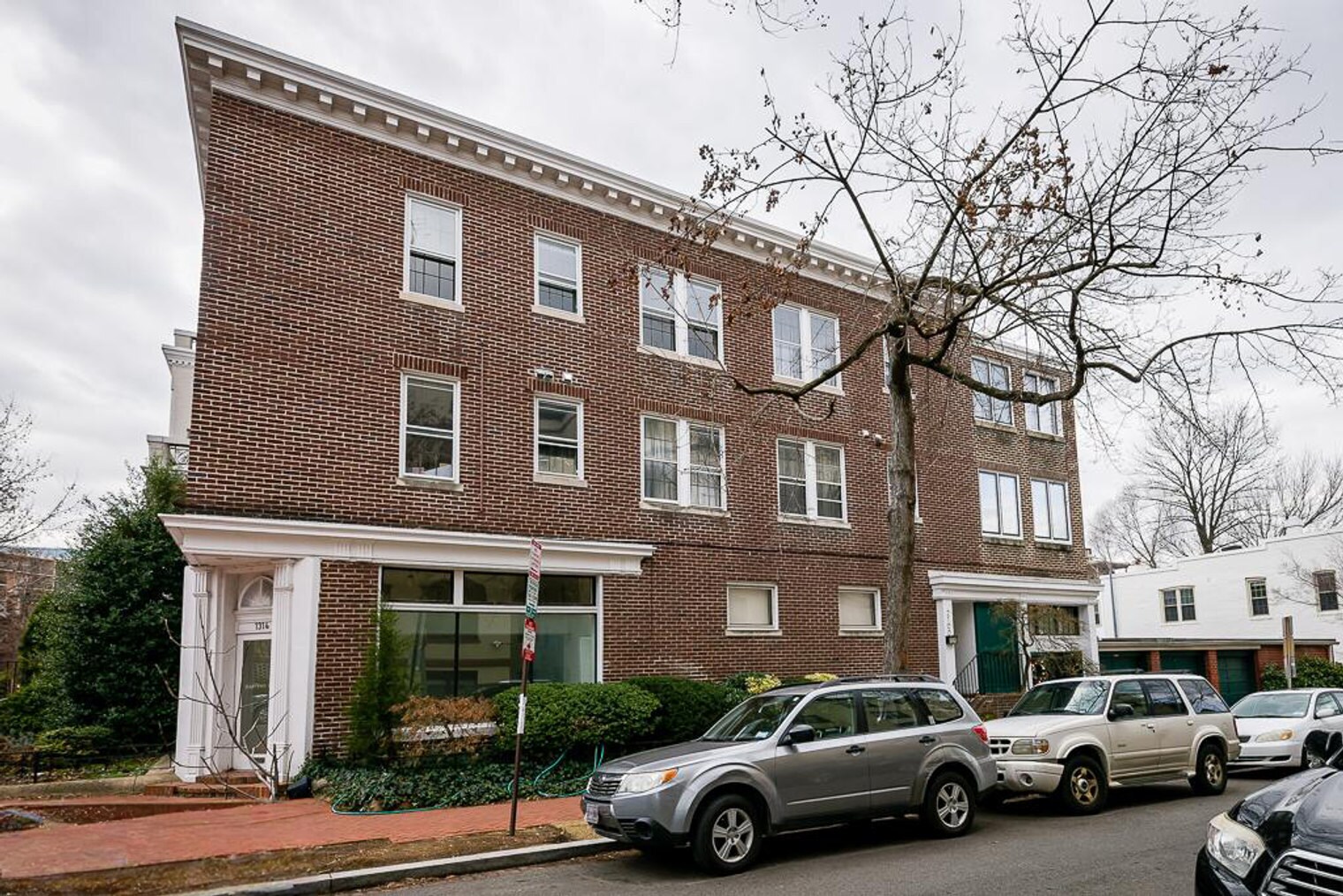 Building Photo - 2100 Newport Pl NW