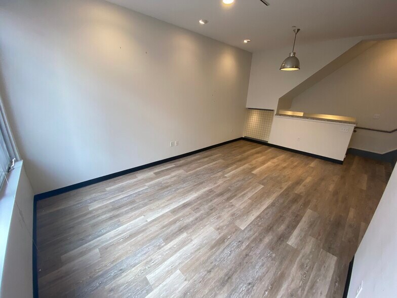 Building Photo - 379 Harrison Ave