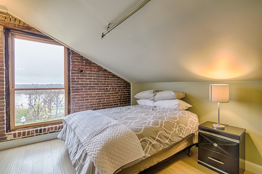 Building Photo - 1117 Washington St