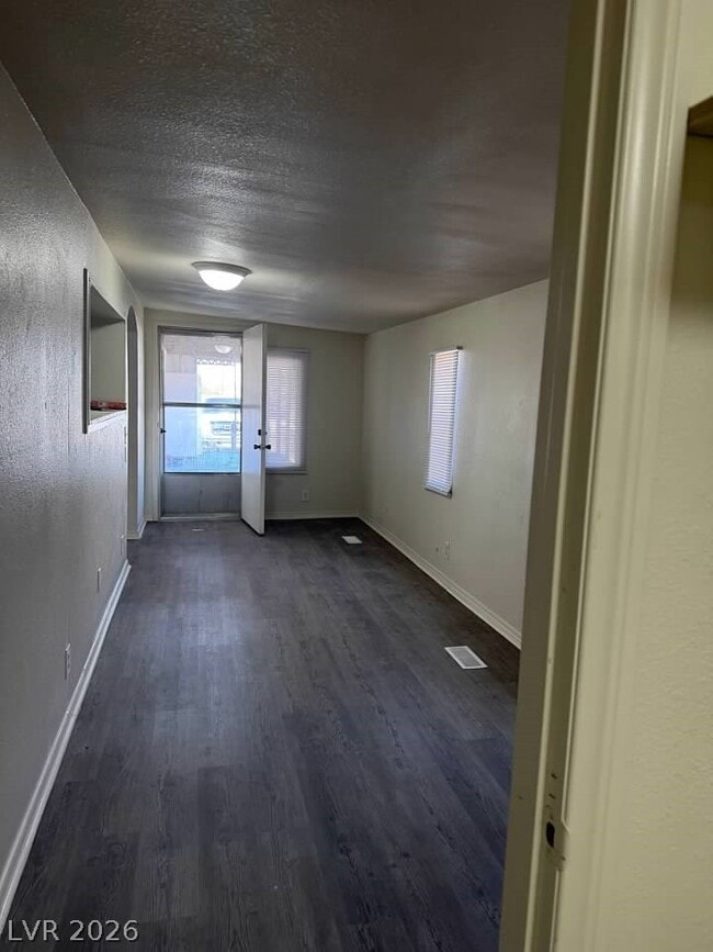 Building Photo - 1121 Pawnee Ln