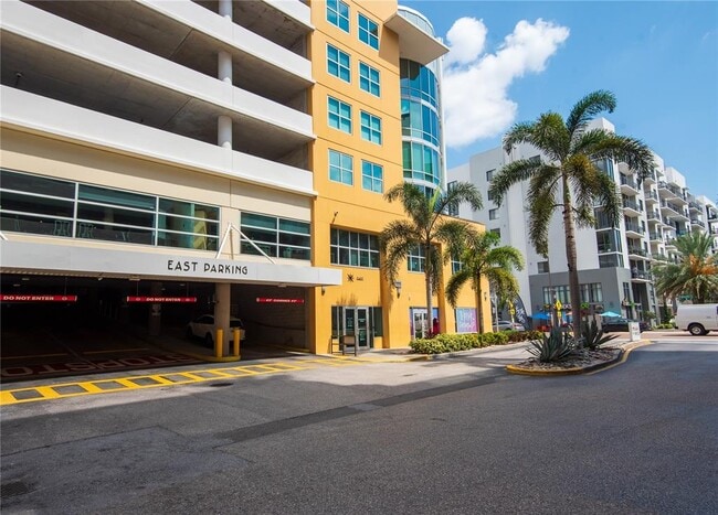 Building Photo - 1208 E Kennedy Blvd