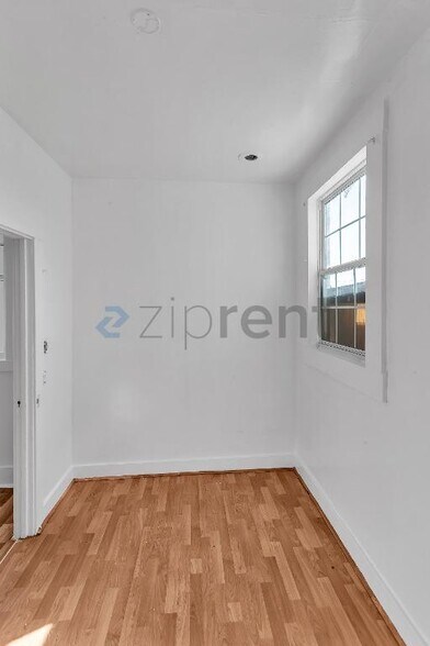Building Photo - Unit 1