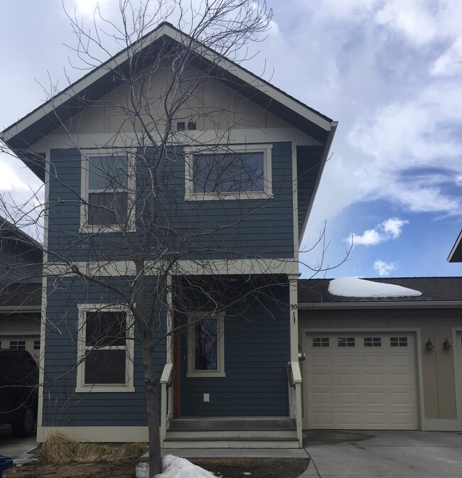 Building Photo - 3337 N 27th Ave