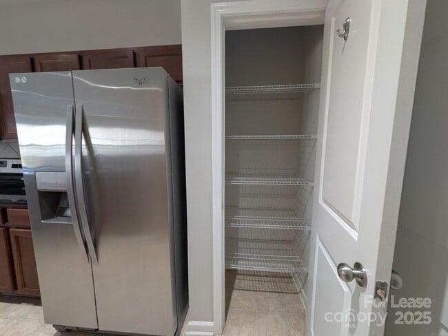 Building Photo - 10814 Derryrush Ave