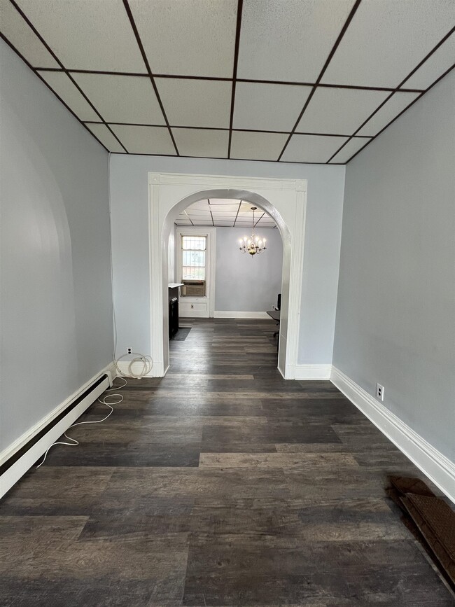 Building Photo - 19 Glenwood Ave