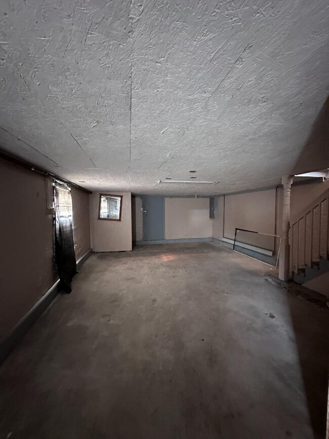 Building Photo - 56 Kent Ln