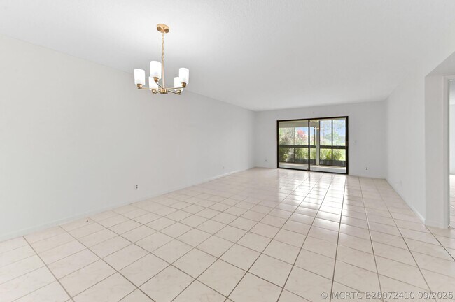 Building Photo - 7260 Kinghurst Dr