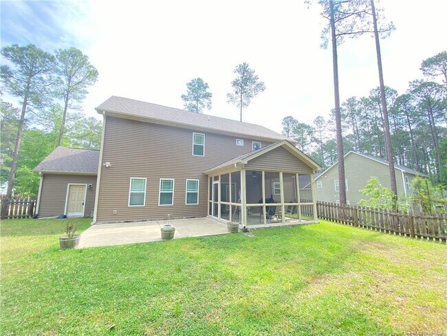 Building Photo - 351 Maplewood Dr