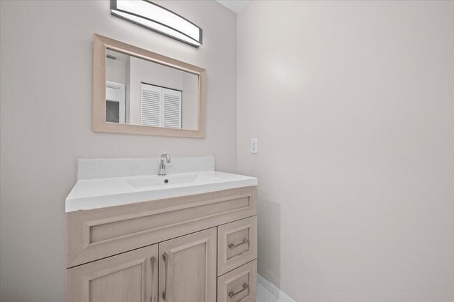 Building Photo - 11888 Suellen Cir