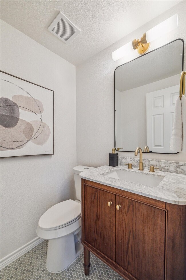 Building Photo - 6806 Flowermound Dr