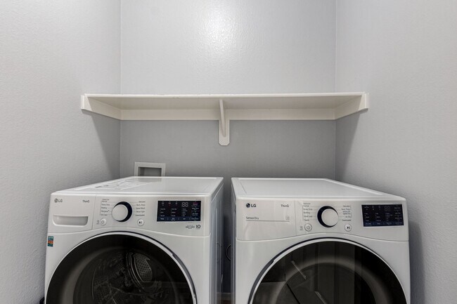 Building Photo - Beautiful Chandler Rental