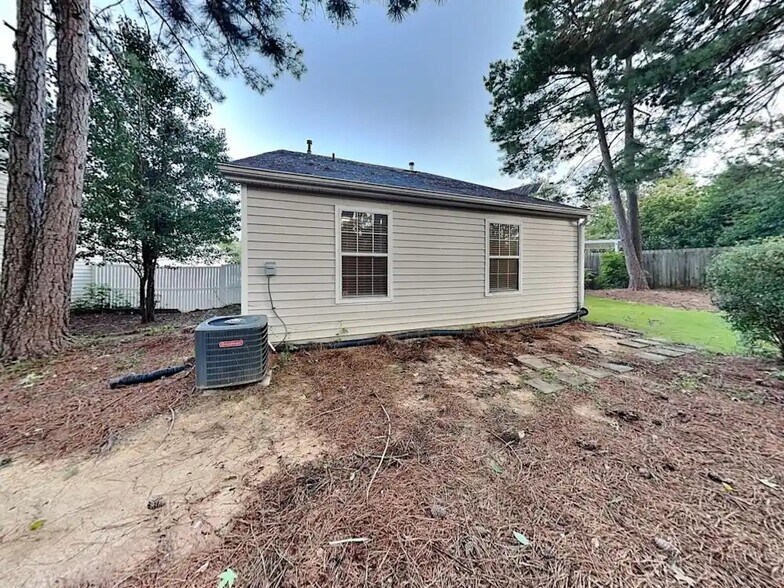 Building Photo - 740 Avening Ct