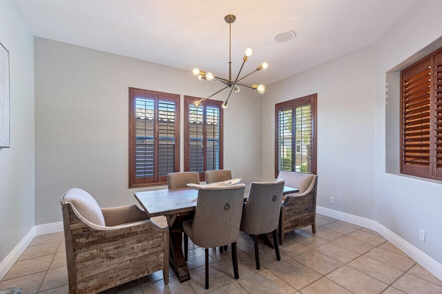 Building Photo - 7 Braelinn Dr