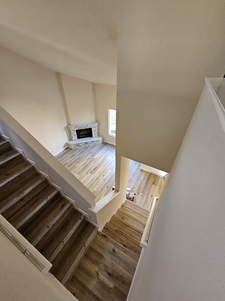 Building Photo - 4310 W 159th St