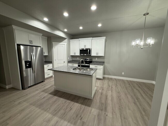 Building Photo - 2255 S 1120 W