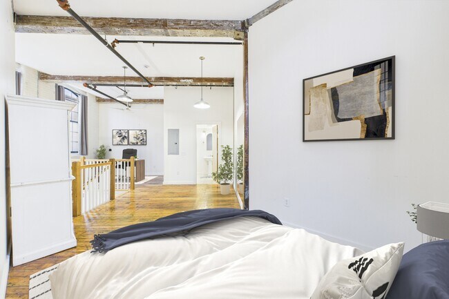 Building Photo - 28 Bayley St