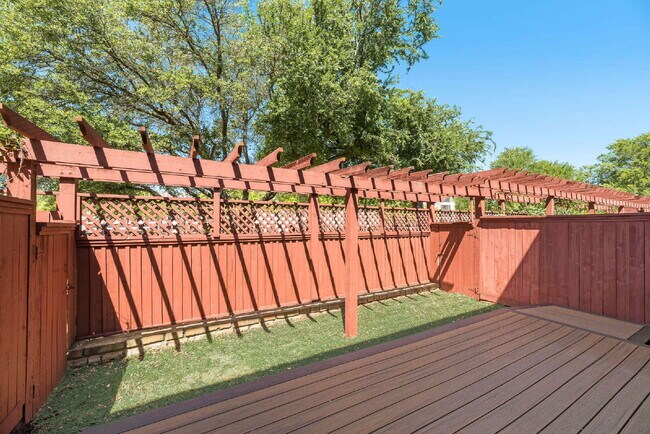 Building Photo - Dog friendly 3-2.5-2 Townhome in the heart of Plano!