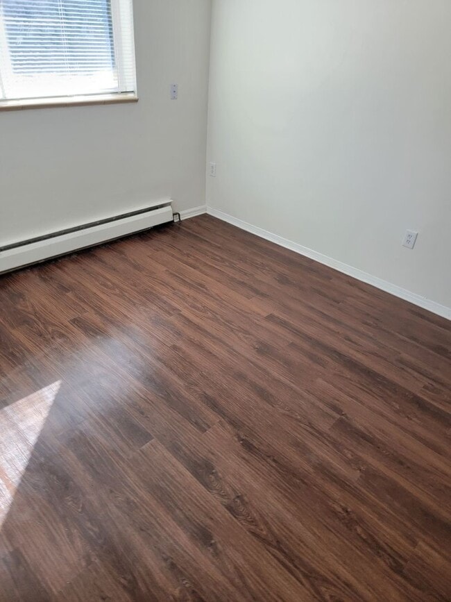 Building Photo - 2 bedroom 1 bath | Near downtown Golden | Lots of natural light |