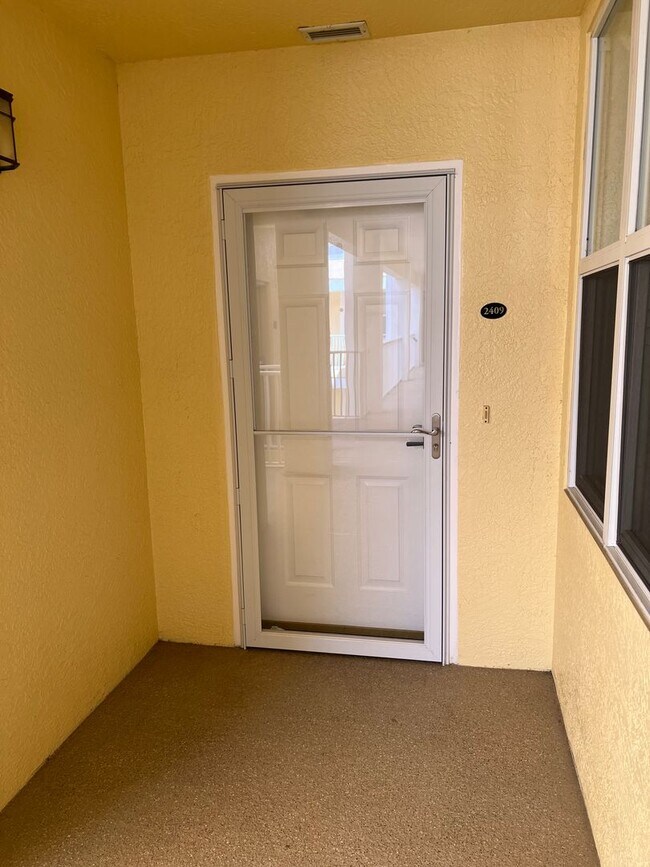 Building Photo - Furnished/Short Term Rental ** Available 5/1/26 ** 3 Bed/2 Bath Condo ** Punta Gorda ** $2,750/mo...