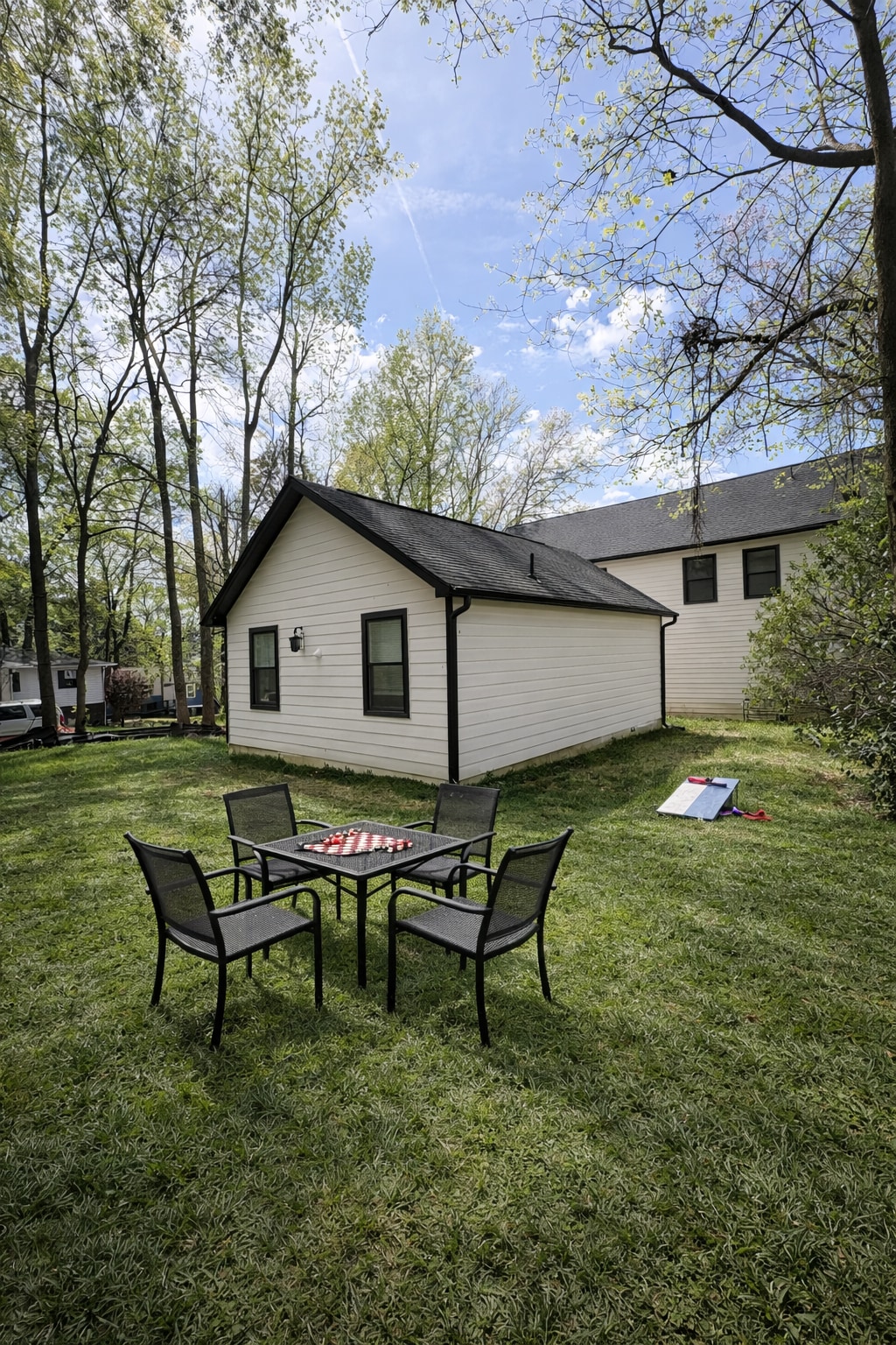 Building Photo - 427 Holly St NW