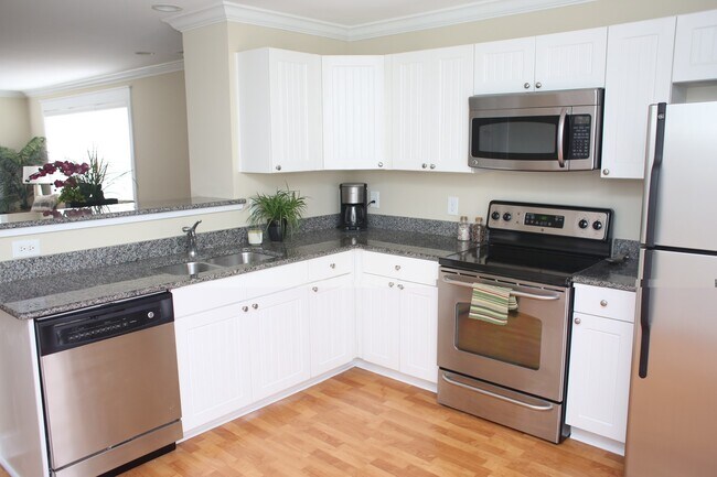 Building Photo - 2 Bedroom Townhouse at the Woodlands! Schedule a tour today! Only $500 deposit!