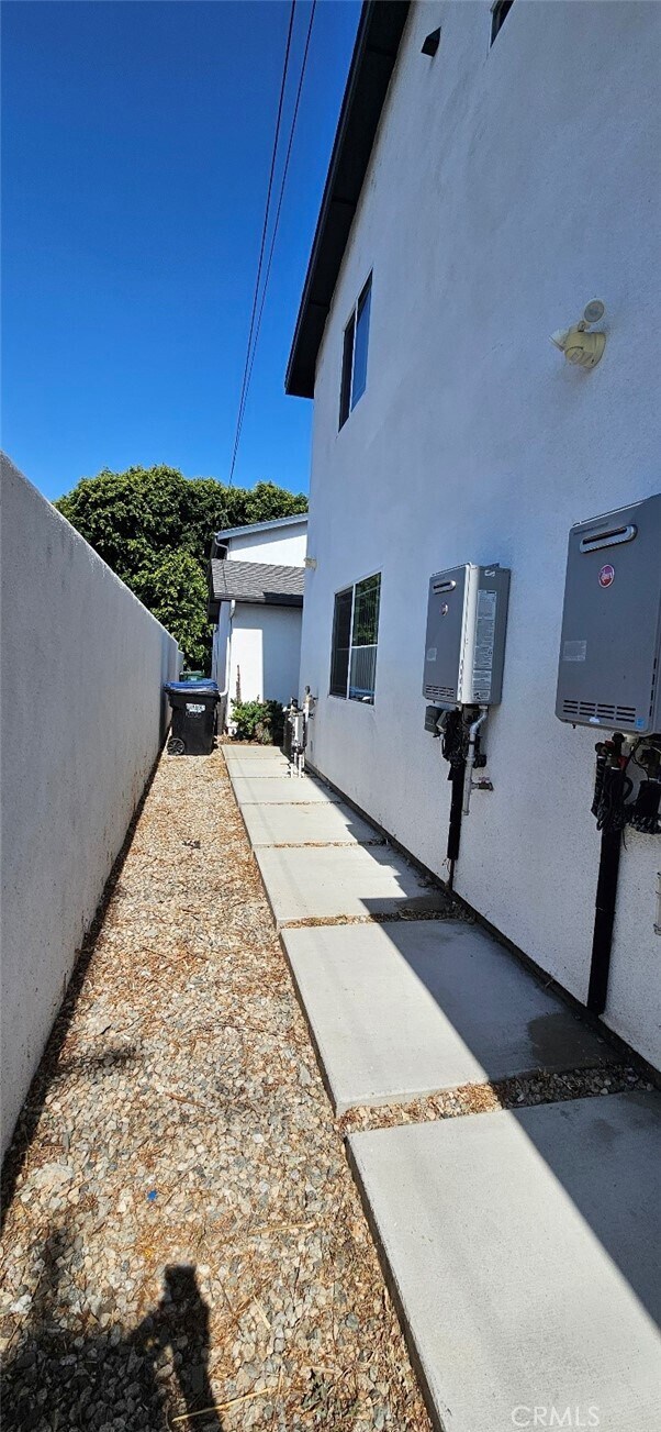 Building Photo - 12308 Valley View Ave