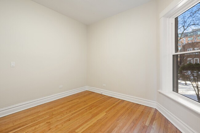 Bedroom - 6444 N Magnolia Ave