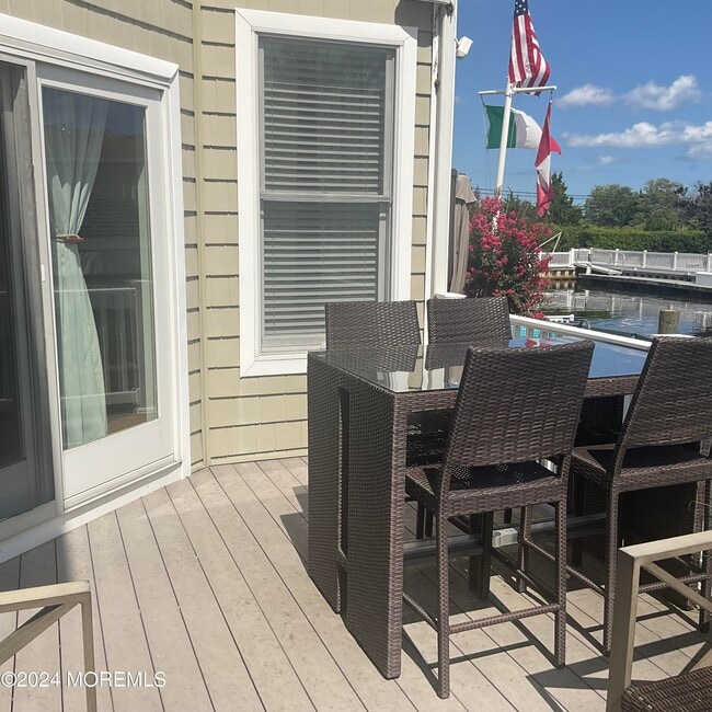 Building Photo - 45 E Pampano Dr