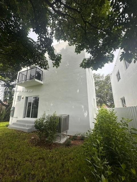 Building Photo - 532 NW 17th Ave