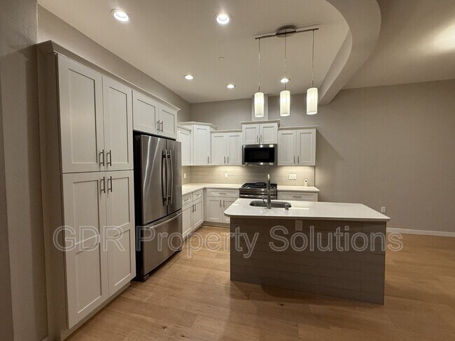 Building Photo - 3600 Central Ave SE