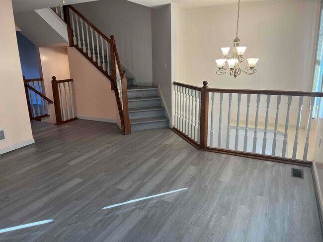 Building Photo - 225 Persimmon Lane