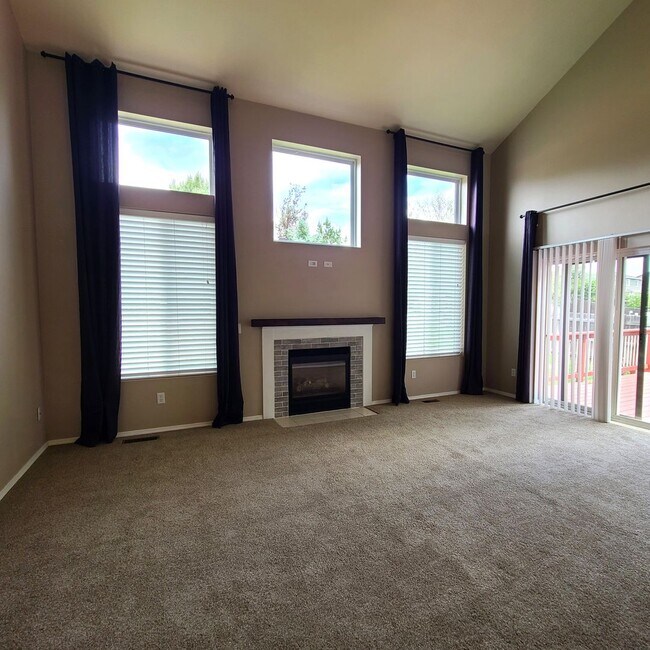 Building Photo - Beautiful home in Briargate Fairfax - D20 - ready to move in NOW!