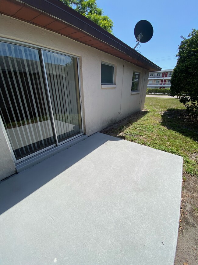 Rear patio - 305 Lantana Ave