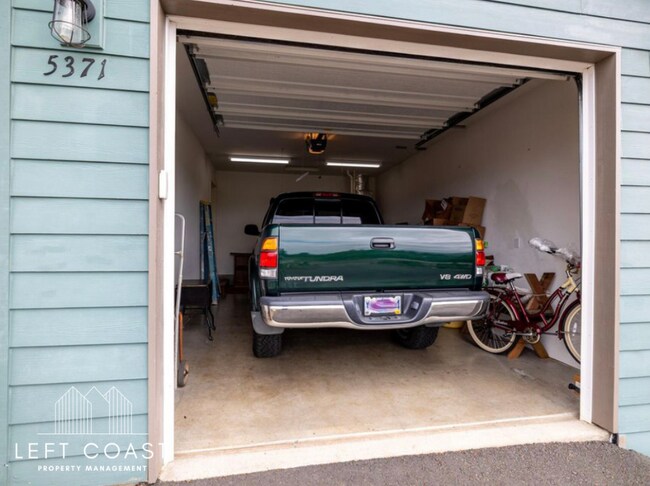 Building Photo - 5371 NE Wave Ln