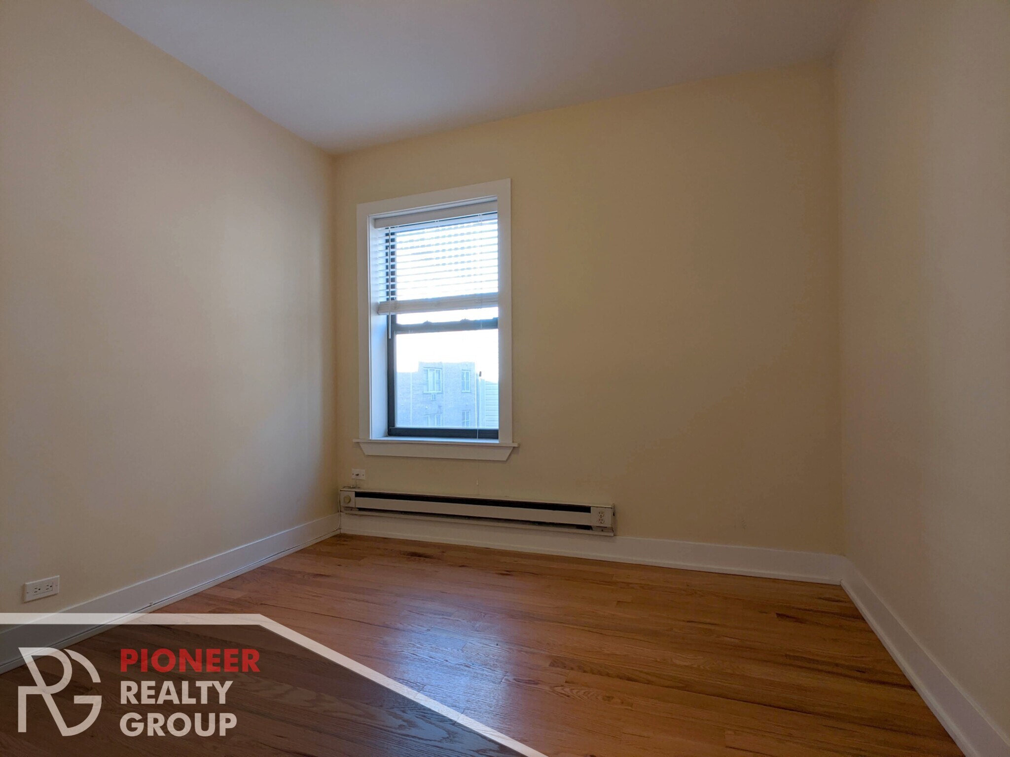 Building Photo - 3732 N Pine Grove Ave