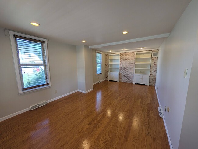 Building Photo - 289 Colorado St