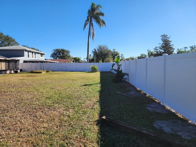 Building Photo - 14532 Knoll Ridge Dr