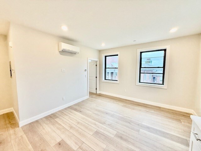 Building Photo - 220 Winthrop St