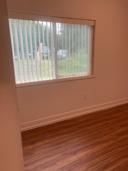 Building Photo - 2520 Hillview Pl