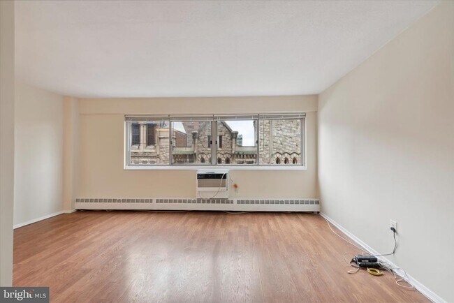 Building Photo - 2101-17 Chestnut St