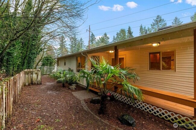 Back - 4100 Songbird Ln NW