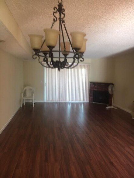 Primary Photo - 468 E Verdugo Ave