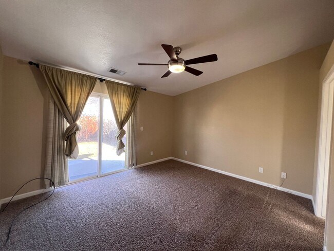 Building Photo - Charming 3/2/2 Home in Gardnerville *MUST SEE*